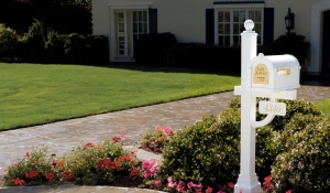 Choosing the Perfect Mailbox Style to Complement Your Home's Aesthetic Choosing the Perfect Mailbox Style to Complement Your Home's Aesthetic